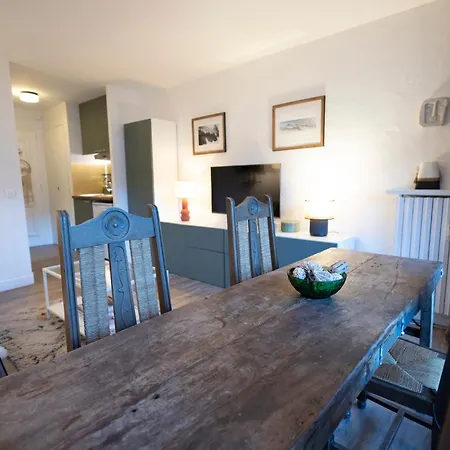 Renove Idealement Place, A Pied Apartment *